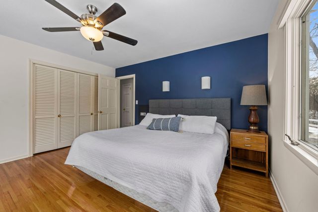 21 N Oaks Road, North Oaks, MN 55127