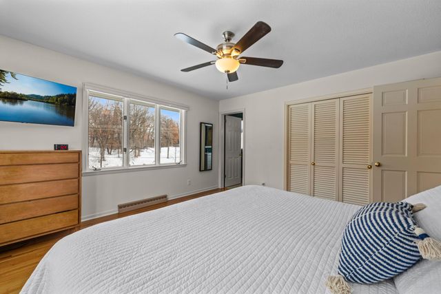 21 N Oaks Road, North Oaks, MN 55127