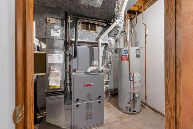 21 N Oaks Road, North Oaks, MN 55127