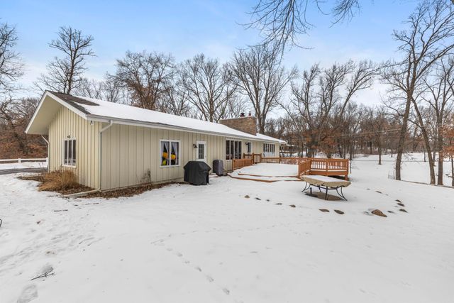21 N Oaks Road, North Oaks, MN 55127