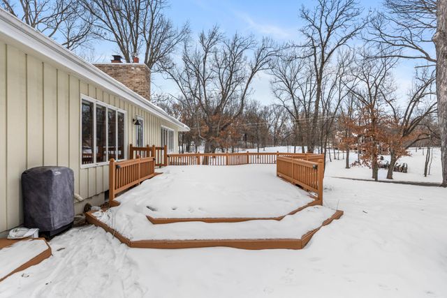 21 N Oaks Road, North Oaks, MN 55127