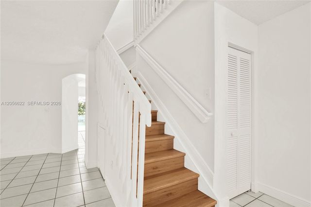 16301 SW 100th Terrace ., Miami, FL 33196