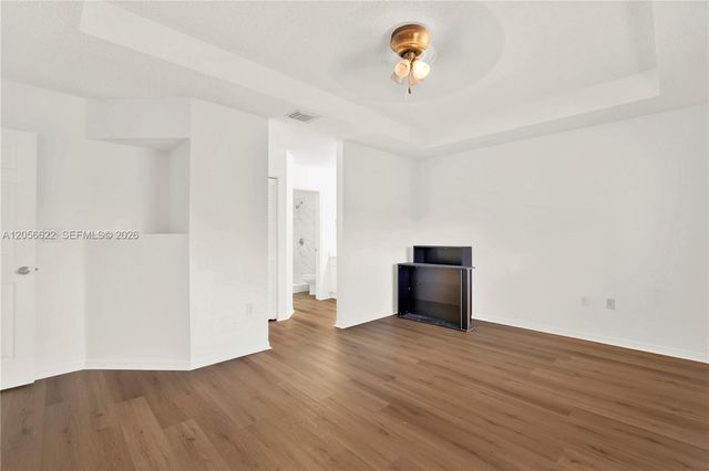 16301 SW 100th Terrace ., Miami, FL 33196