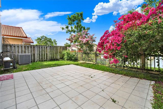 16301 SW 100th Terrace ., Miami, FL 33196