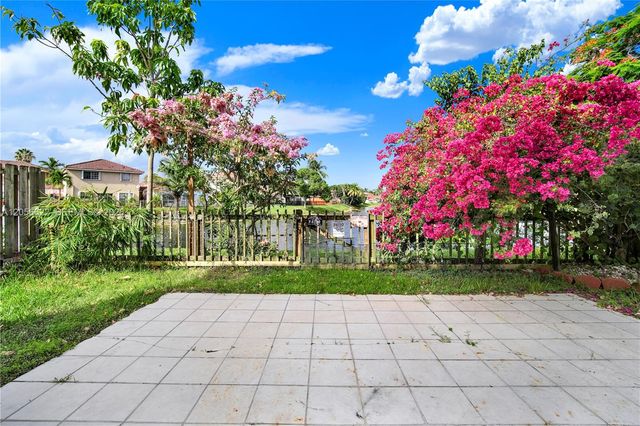 16301 SW 100th Terrace ., Miami, FL 33196