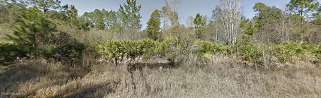 210 THOMPSON Avenue, Interlachen, FL 32148