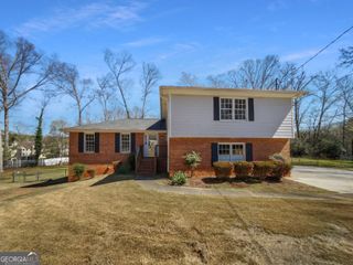 3186 Laurel Way, Snellville, GA 30078