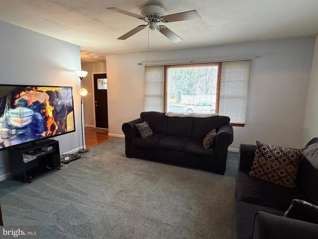 221 W 3RD ST, Palmyra, NJ 08065