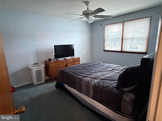 221 W 3RD ST, Palmyra, NJ 08065