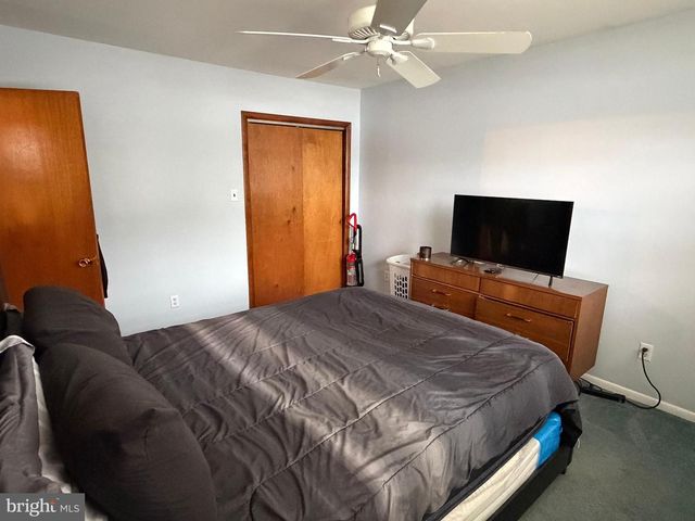 221 W 3RD ST, Palmyra, NJ 08065