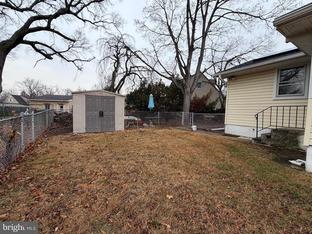 221 W 3RD ST, Palmyra, NJ 08065