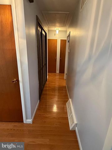 221 W 3RD ST, Palmyra, NJ 08065