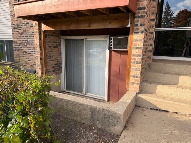 600 Mesa Drive 104, Hoffman Estates, IL 60169