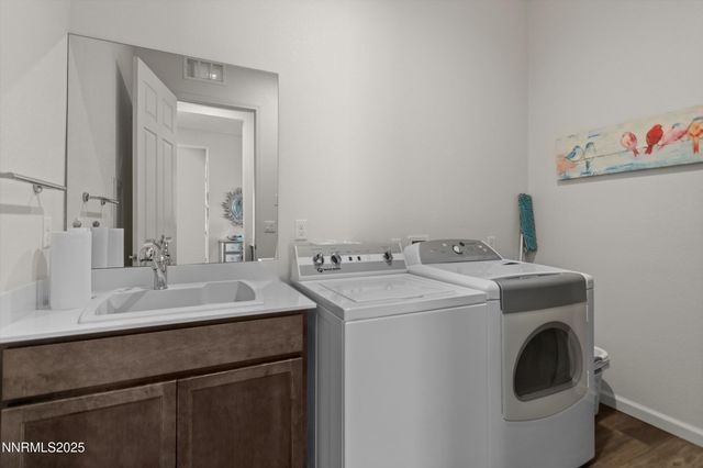 7586 Evans Bridge Street, Sparks, NV 89436