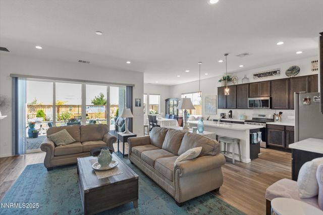 7586 Evans Bridge Street, Sparks, NV 89436