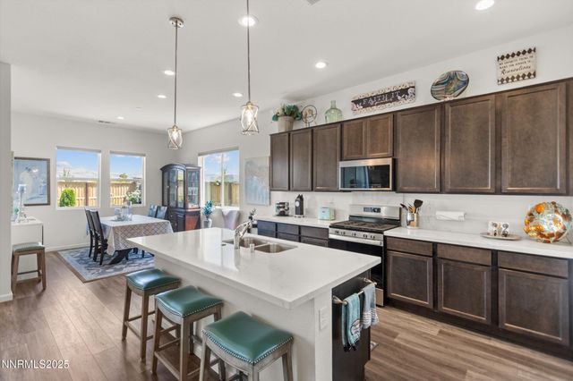 7586 Evans Bridge Street, Sparks, NV 89436