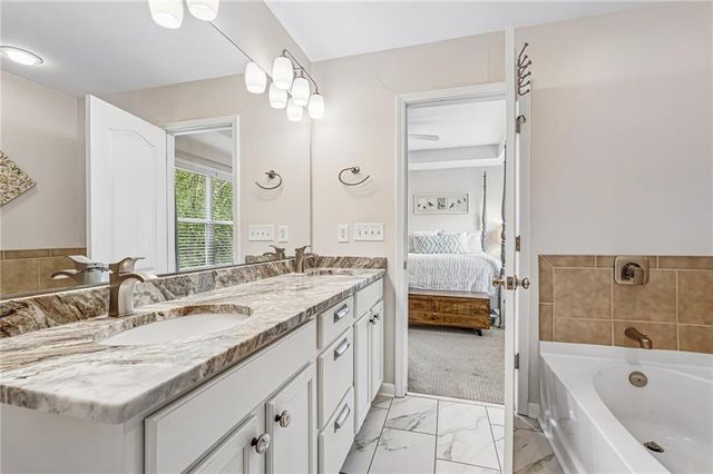 2340 Whiteoak Lane SE, Smyrna, GA 30080