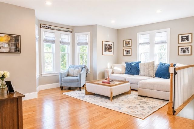 33 Brunswick Park 2, Melrose, MA 02176