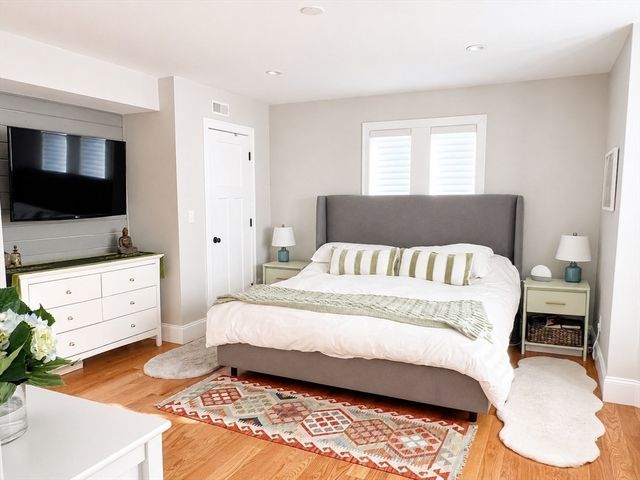33 Brunswick Park 2, Melrose, MA 02176