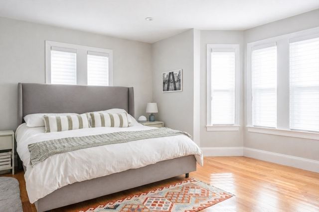 33 Brunswick Park 2, Melrose, MA 02176