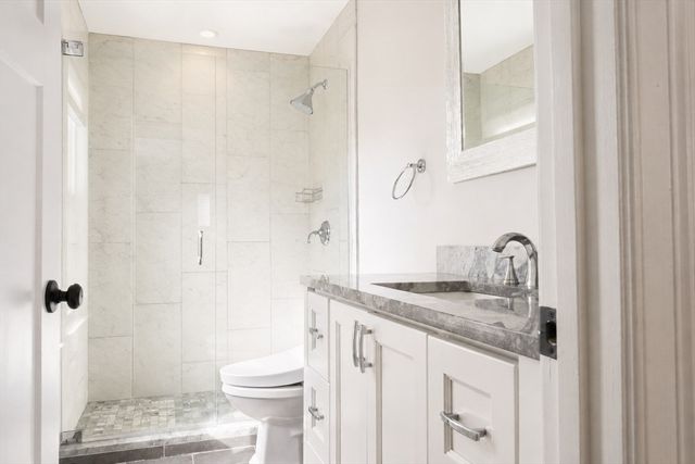 33 Brunswick Park 2, Melrose, MA 02176
