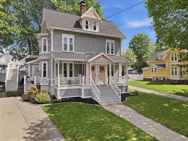 33 Brunswick Park 2, Melrose, MA 02176