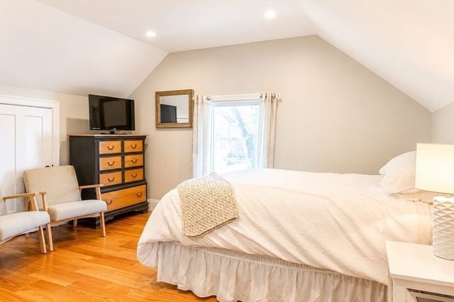 33 Brunswick Park 2, Melrose, MA 02176