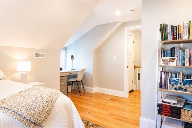 33 Brunswick Park 2, Melrose, MA 02176