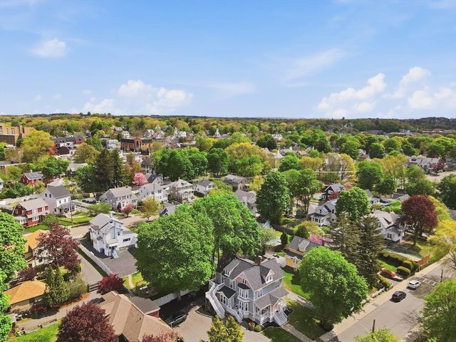 33 Brunswick Park 2, Melrose, MA 02176