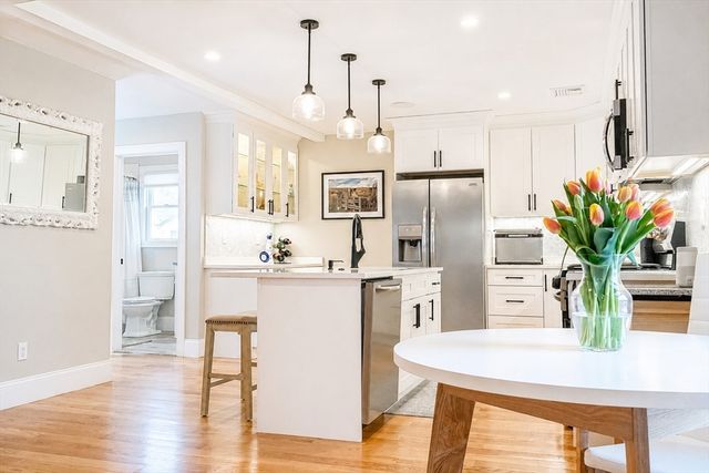 33 Brunswick Park 2, Melrose, MA 02176