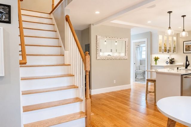33 Brunswick Park 2, Melrose, MA 02176