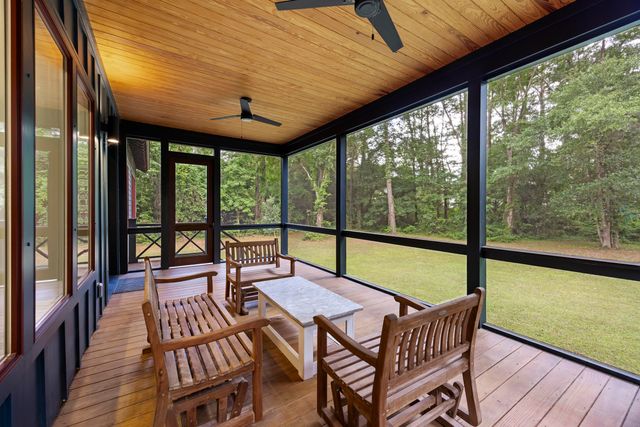 153 Tarbell Lane, Mcclellanville, SC 29458
