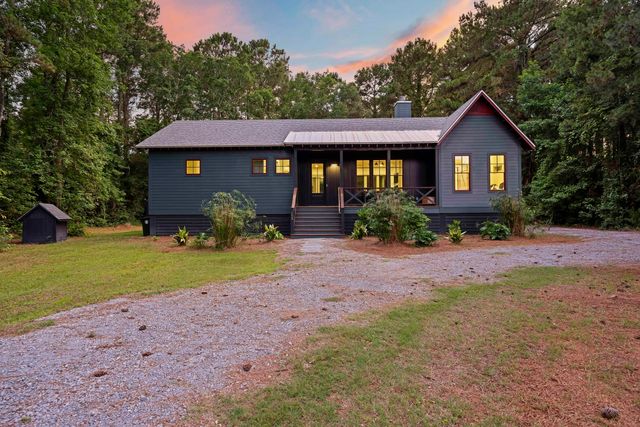 153 Tarbell Lane, Mcclellanville, SC 29458