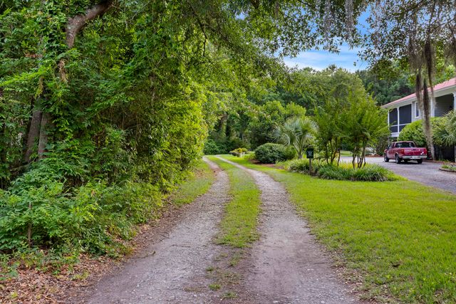 153 Tarbell Lane, Mcclellanville, SC 29458
