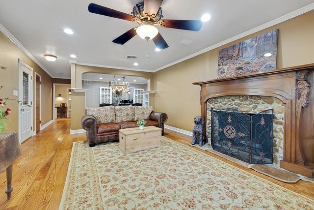 1815 N Bell Avenue, Denton, TX 76209