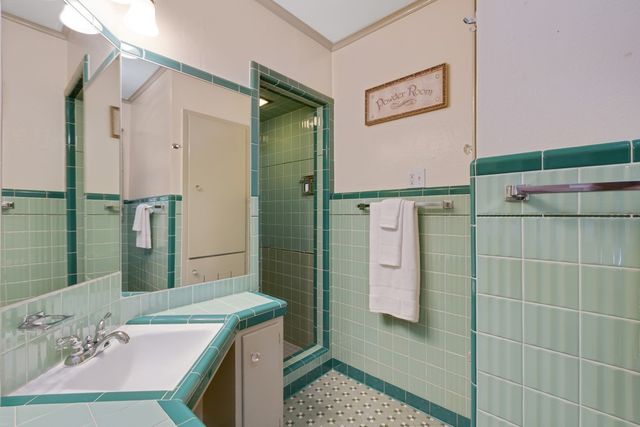1815 N Bell Avenue, Denton, TX 76209