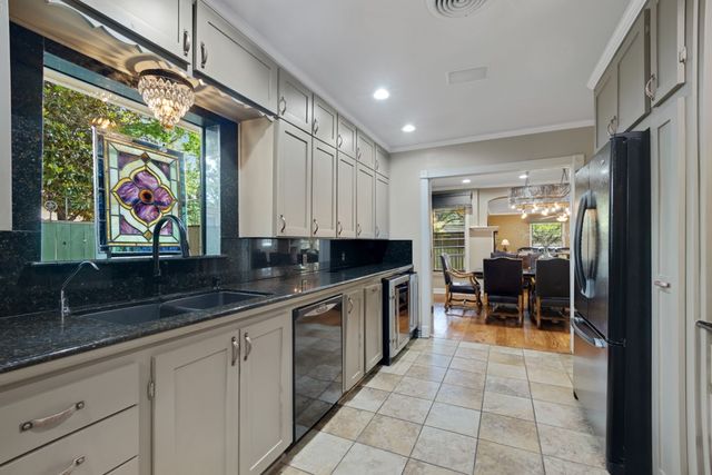 1815 N Bell Avenue, Denton, TX 76209