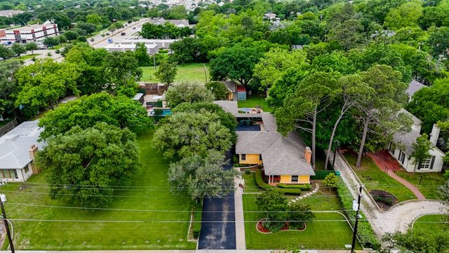 1815 N Bell Avenue, Denton, TX 76209