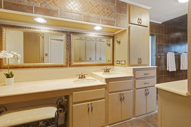 1815 N Bell Avenue, Denton, TX 76209
