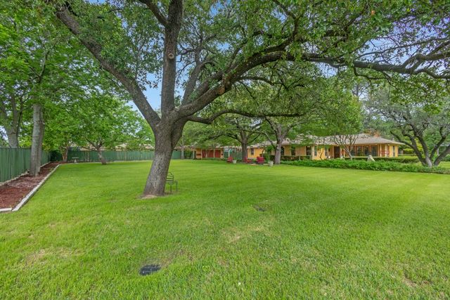 1815 N Bell Avenue, Denton, TX 76209