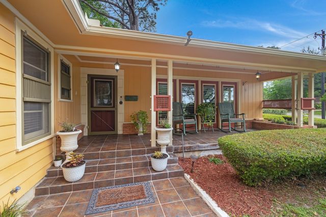 1815 N Bell Avenue, Denton, TX 76209