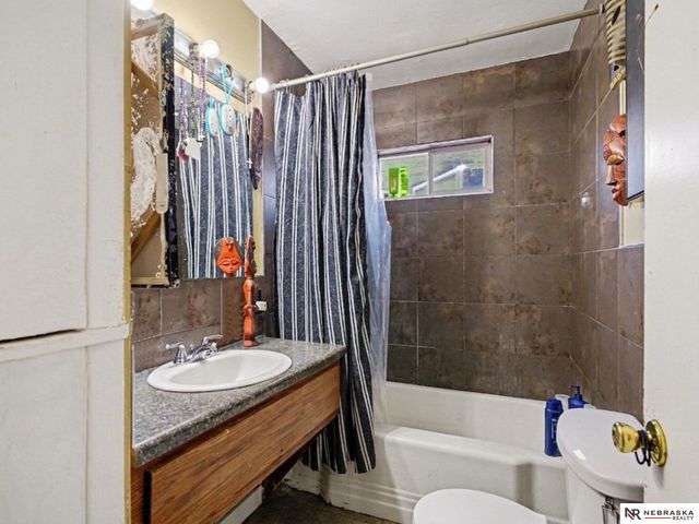 3540 N 39th Street, Omaha, NE 68111