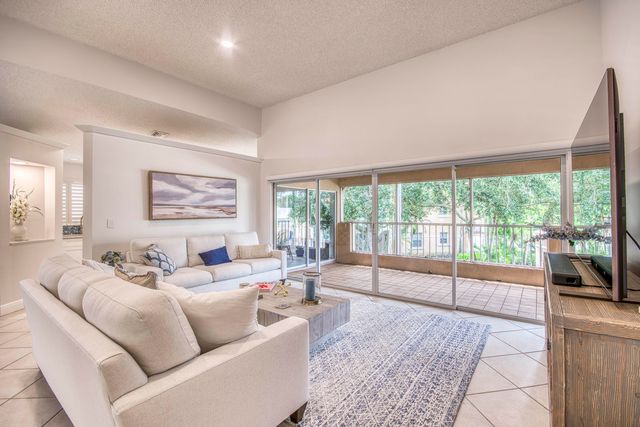 202 Legendary Circle, Palm Beach Gardens, FL 33418