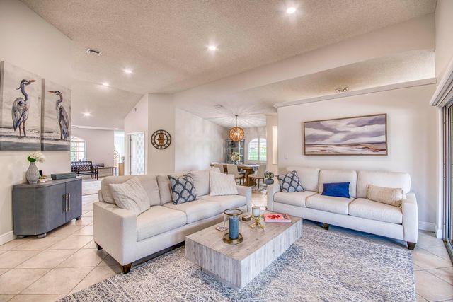 202 Legendary Circle, Palm Beach Gardens, FL 33418