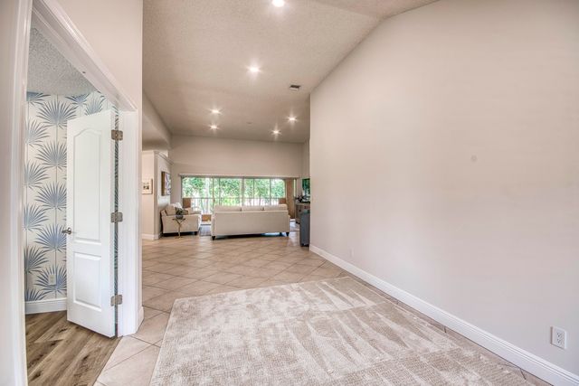 202 Legendary Circle, Palm Beach Gardens, FL 33418