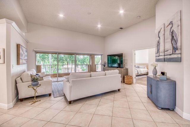 202 Legendary Circle, Palm Beach Gardens, FL 33418