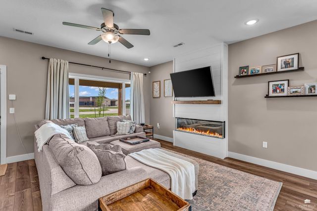 4768 Jackies Way, Manhattan, KS 66502