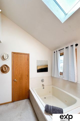 1010 Hogan Street, Papillion, NE 68046