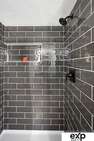 1010 Hogan Street, Papillion, NE 68046