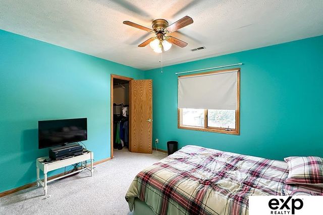 1010 Hogan Street, Papillion, NE 68046